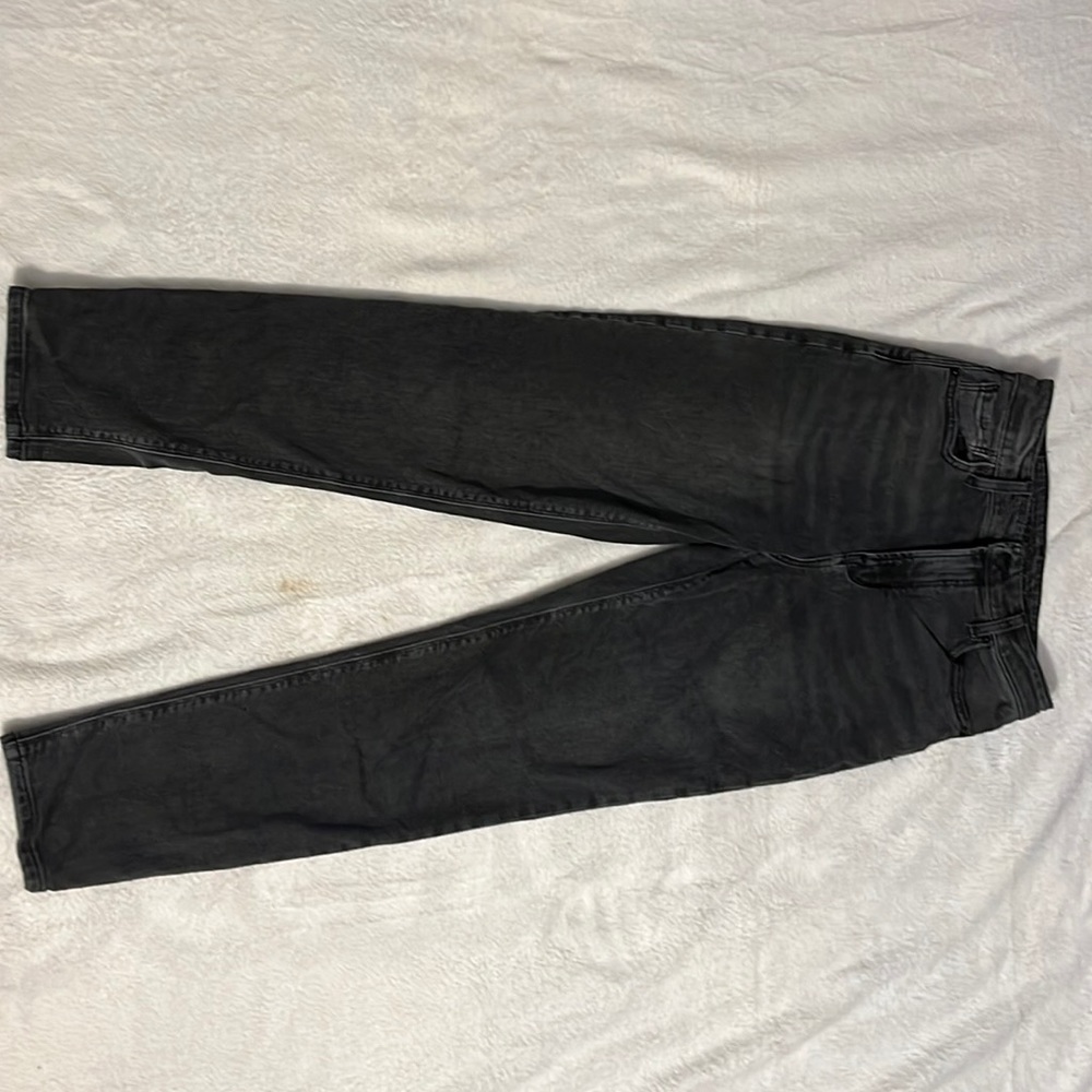 American Eagle Outfitters / Size 2 - Stretch / Solid Black Jeans